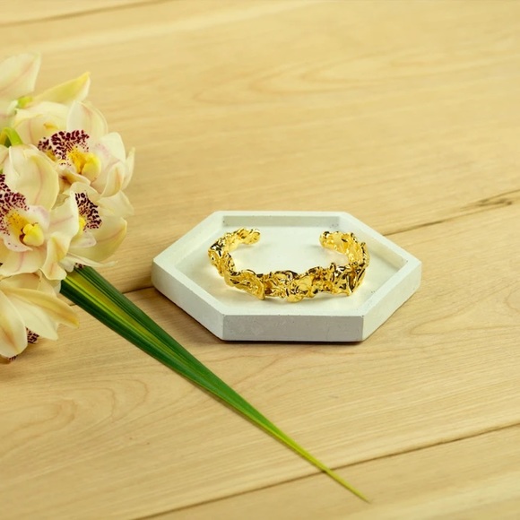 AMBER SCEATS 24K ADJUSTABLE CUFF BRACELET - Picture 2 of 7